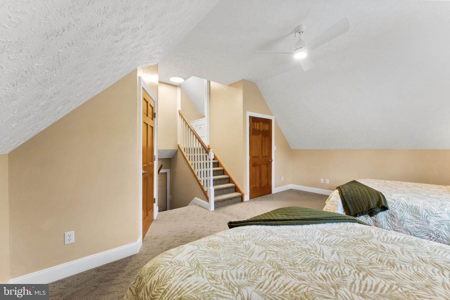 94 Crescent Lane photo 42