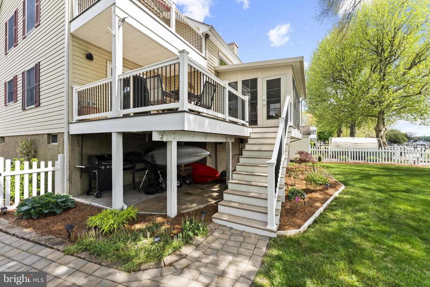 94 Crescent Lane photo 47