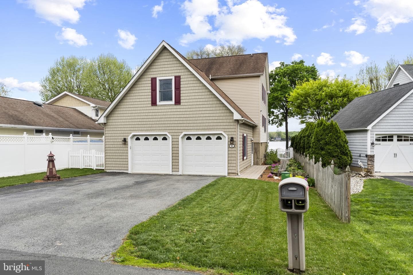 94 Crescent Lane photo 5