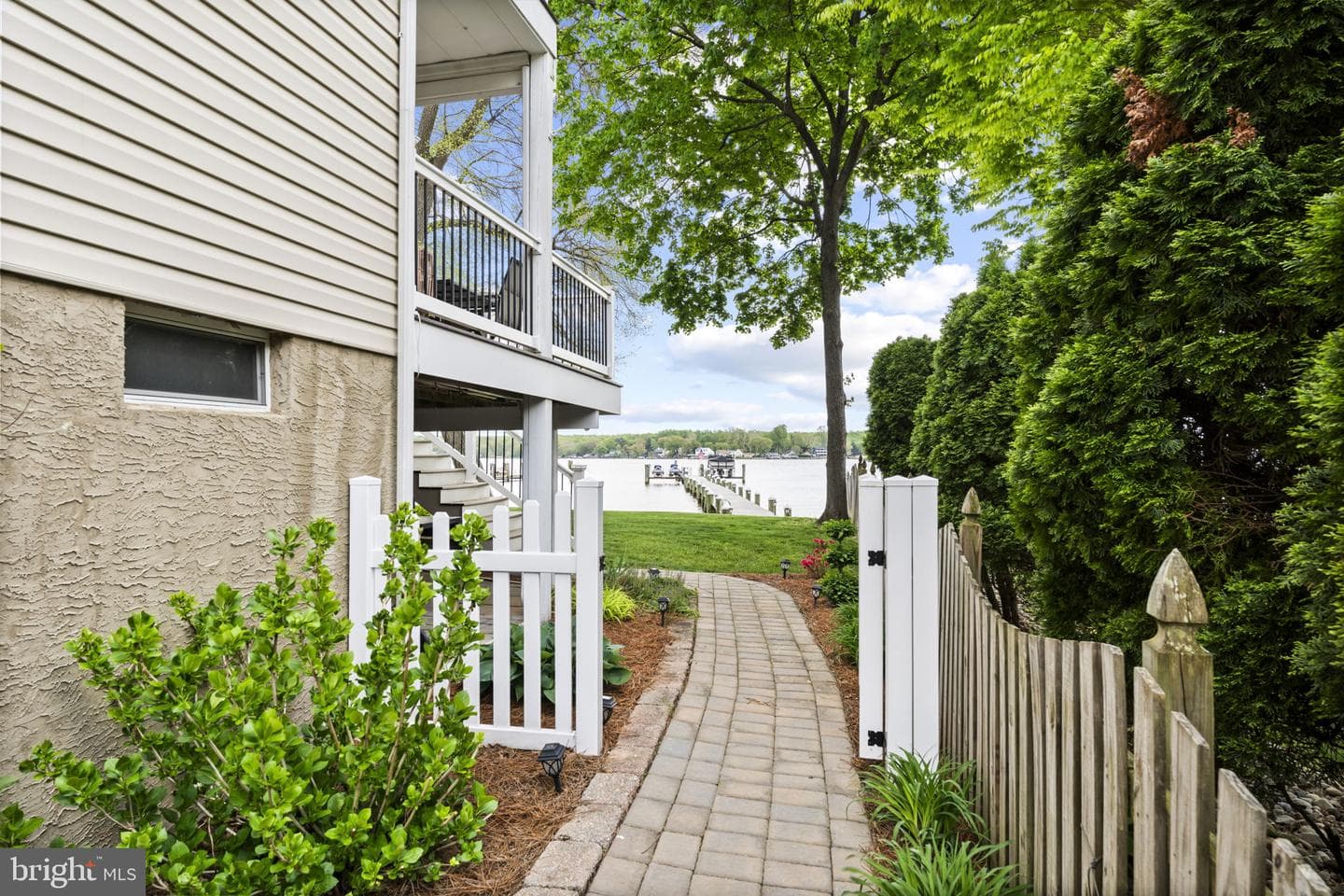 94 Crescent Lane photo 55