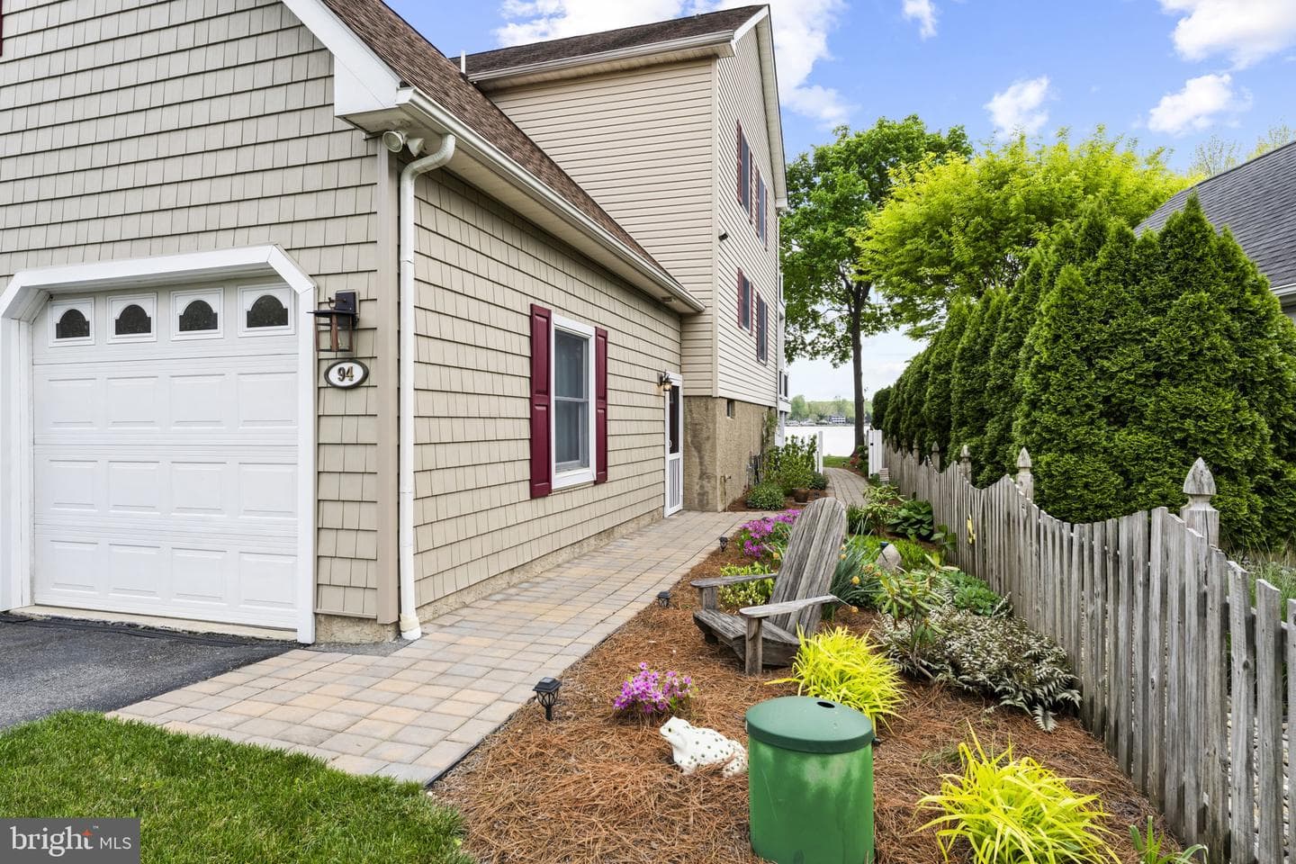 94 Crescent Lane photo 57