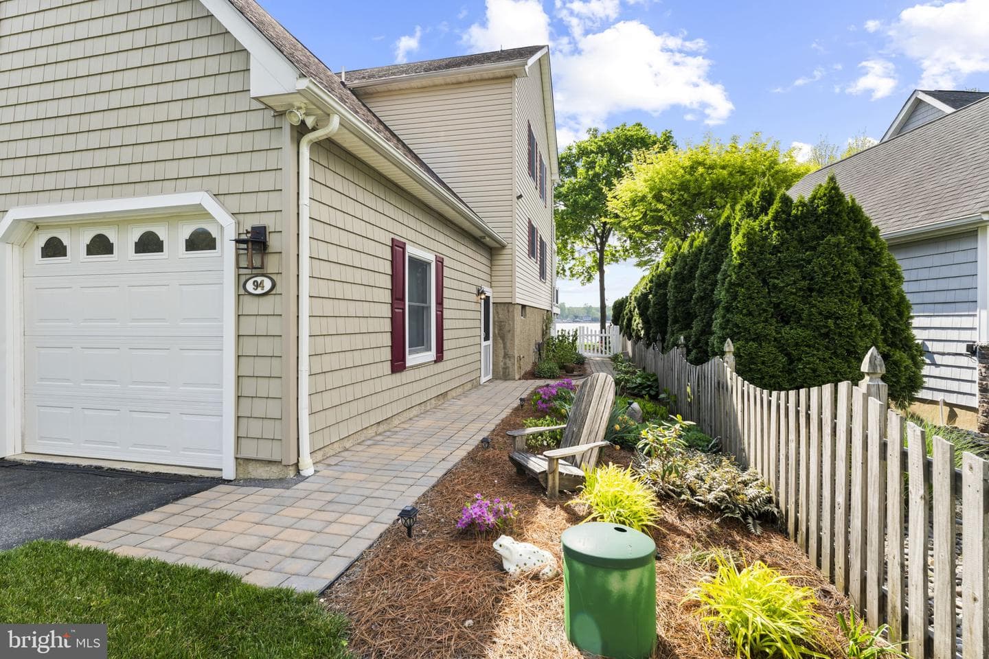 94 Crescent Lane photo 58