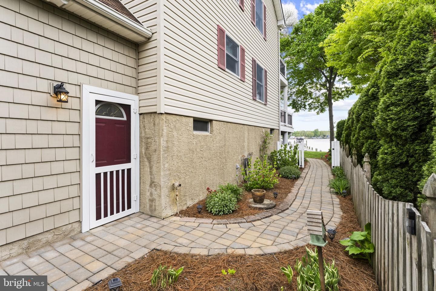 94 Crescent Lane photo 6