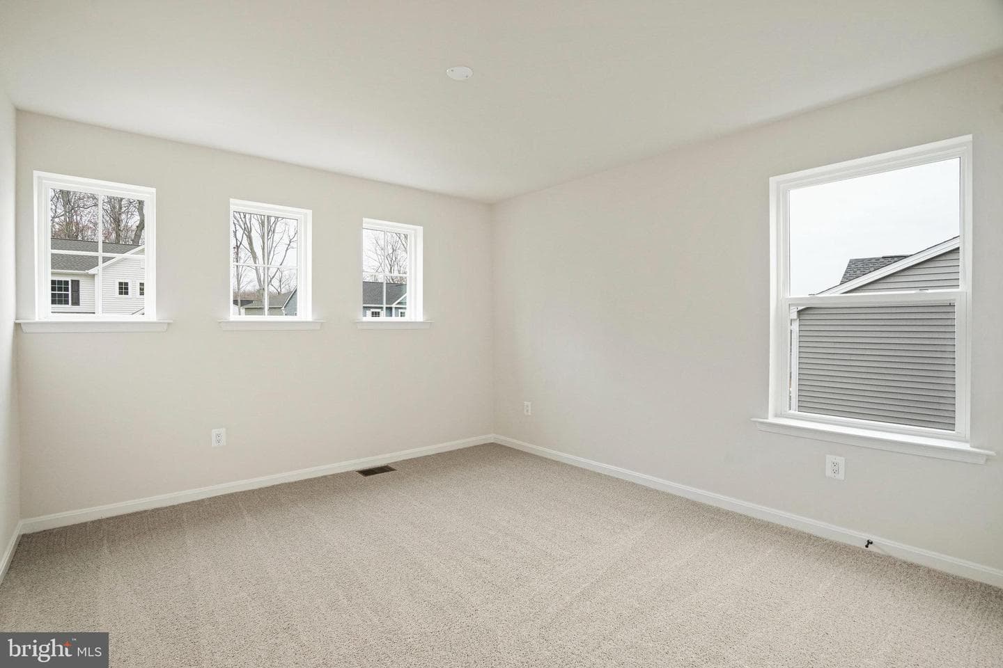 120 Catalpa Drive photo 28