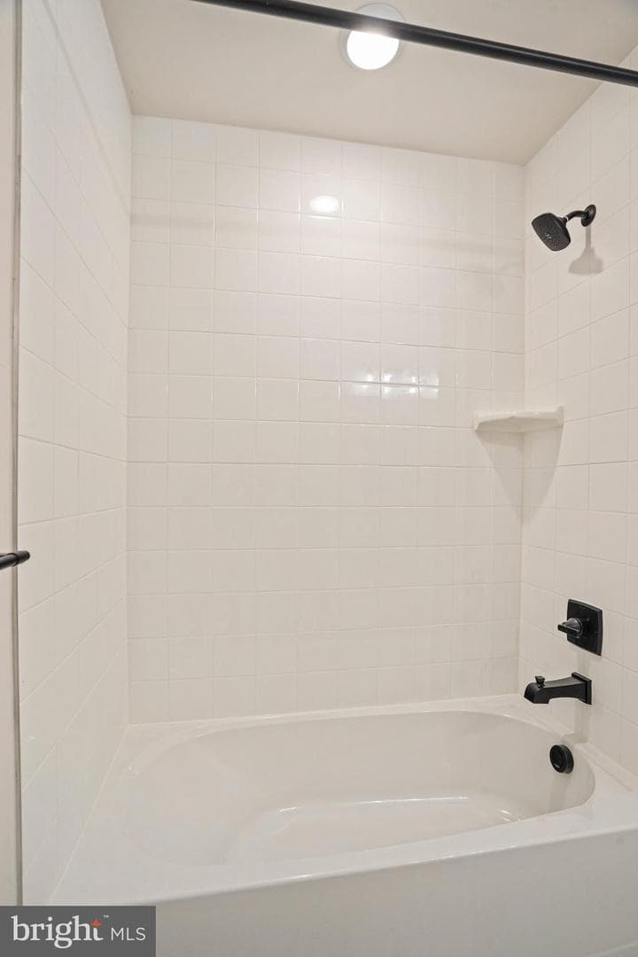 120 Catalpa Drive photo 32