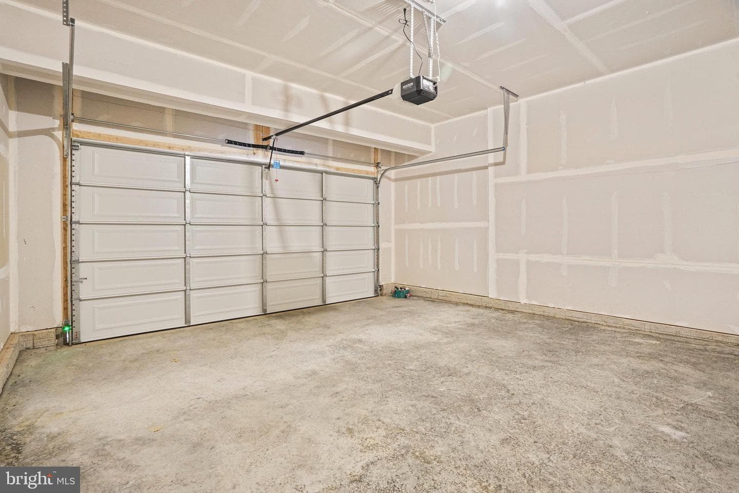 120 Catalpa Drive photo 42