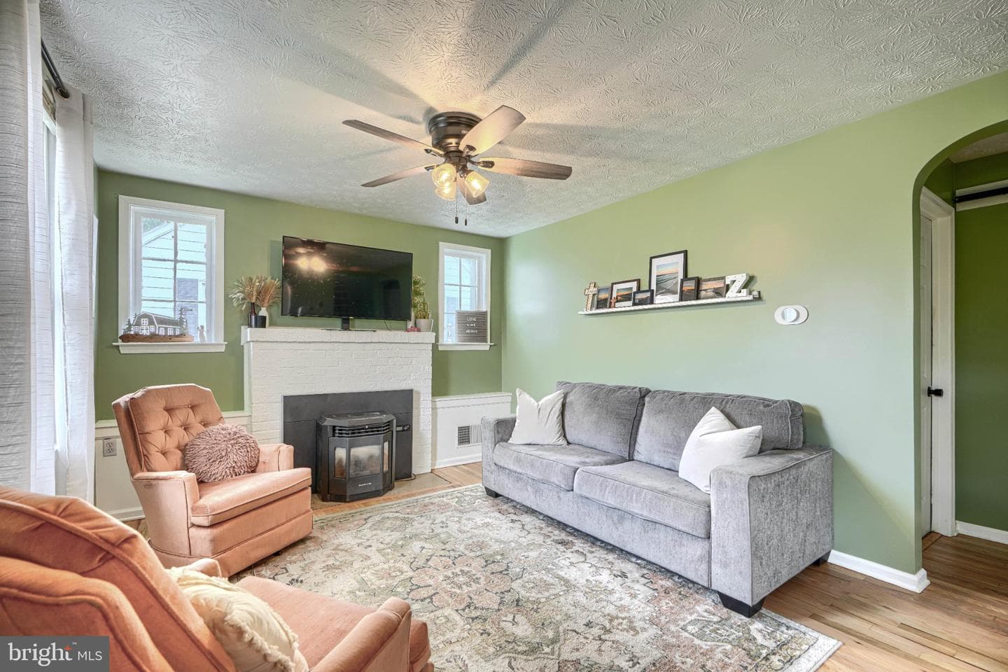 110 W Pearl Street photo 3