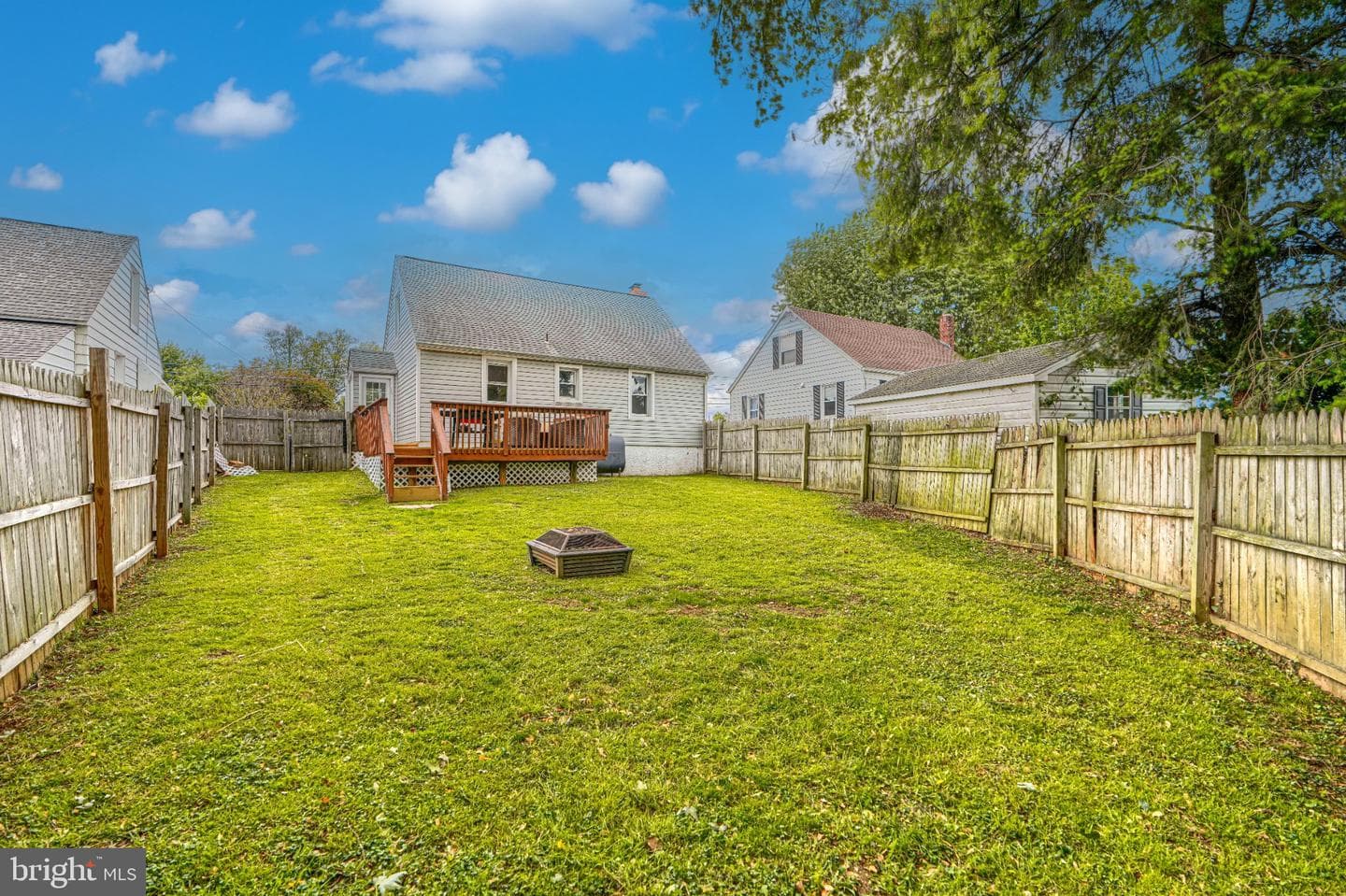 110 W Pearl Street photo 30