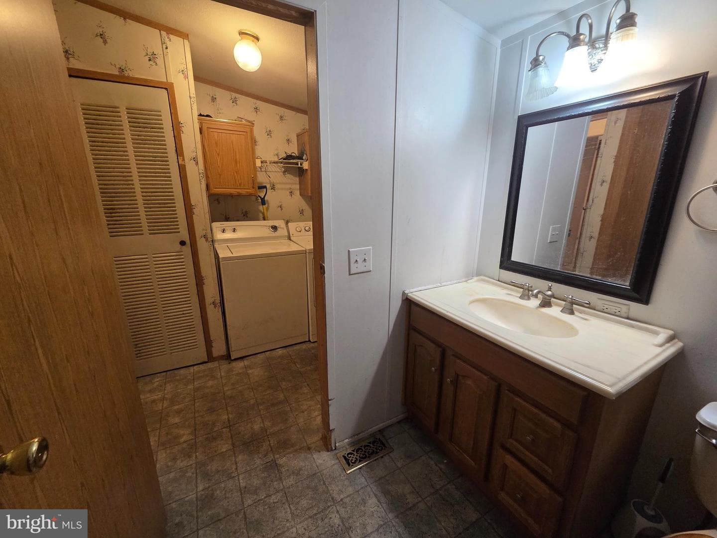 8 East Circle Drive photo 5
