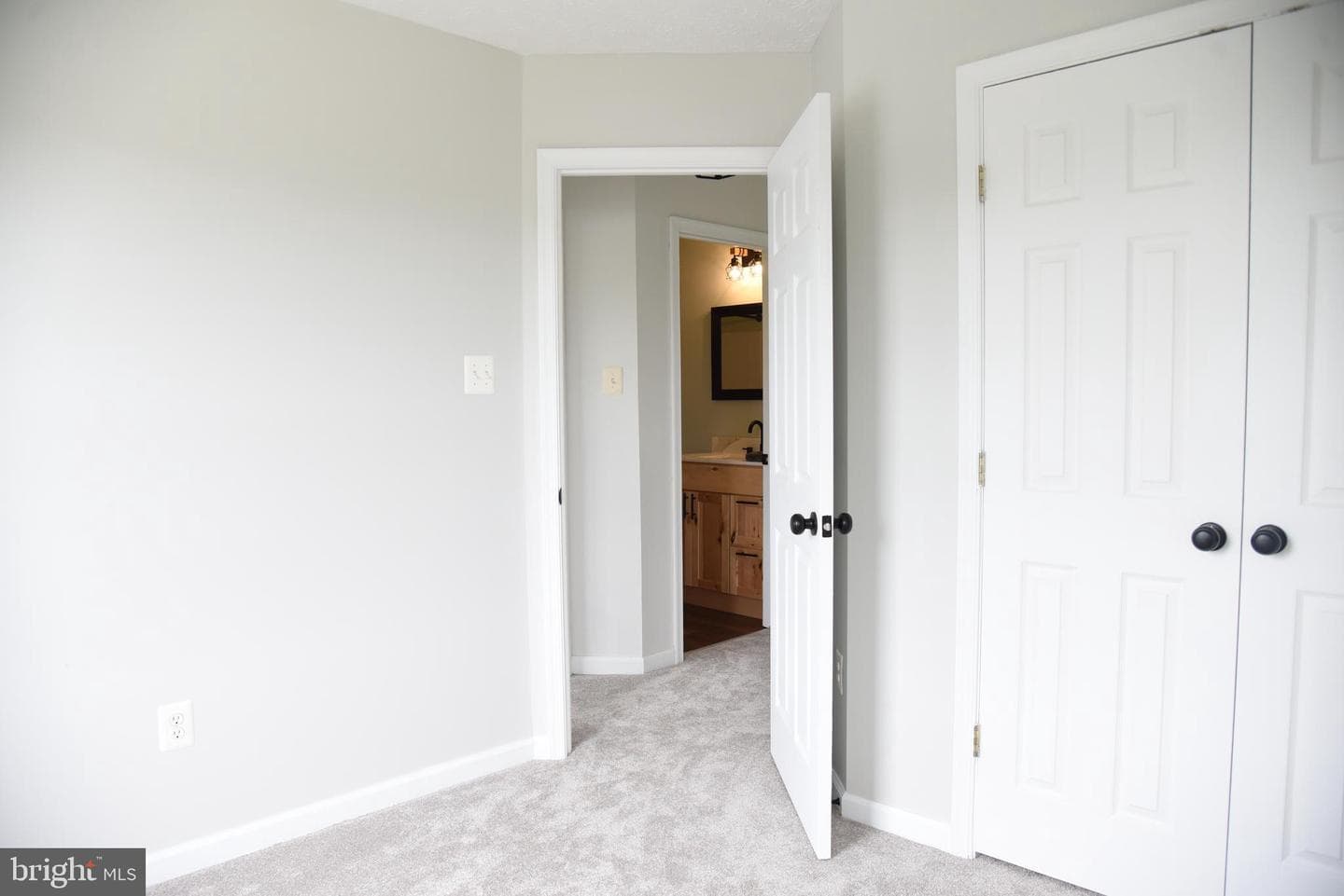 102 Maple Leaf Drive photo 27