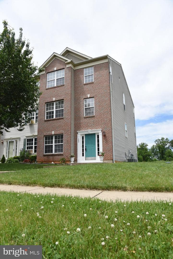 102 Maple Leaf Drive photo 34