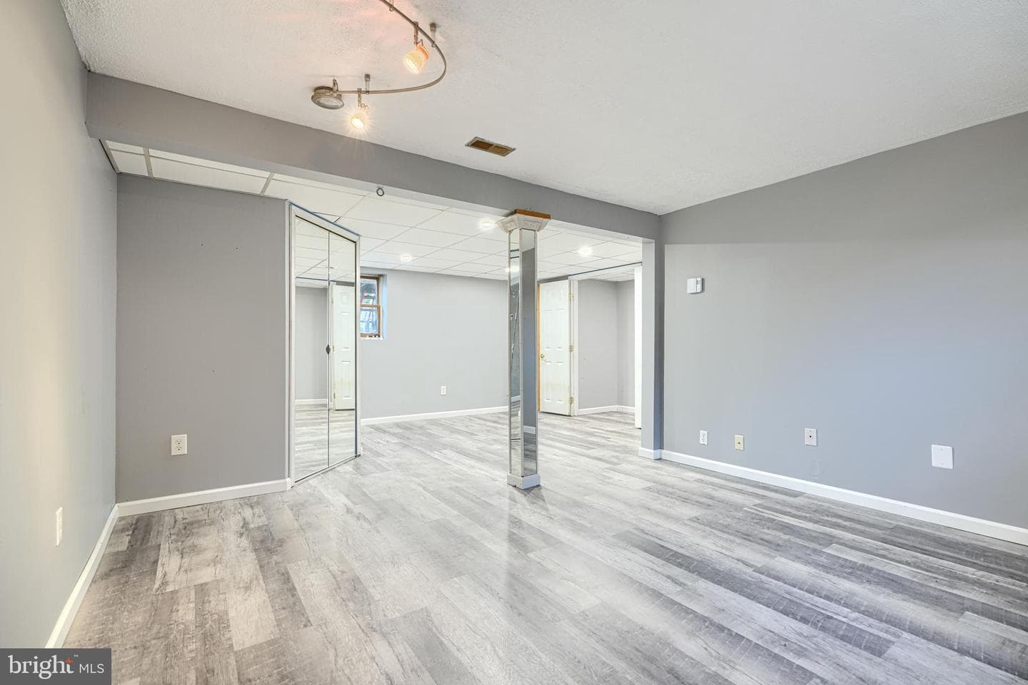 708 Gray Mount Circle photo 24