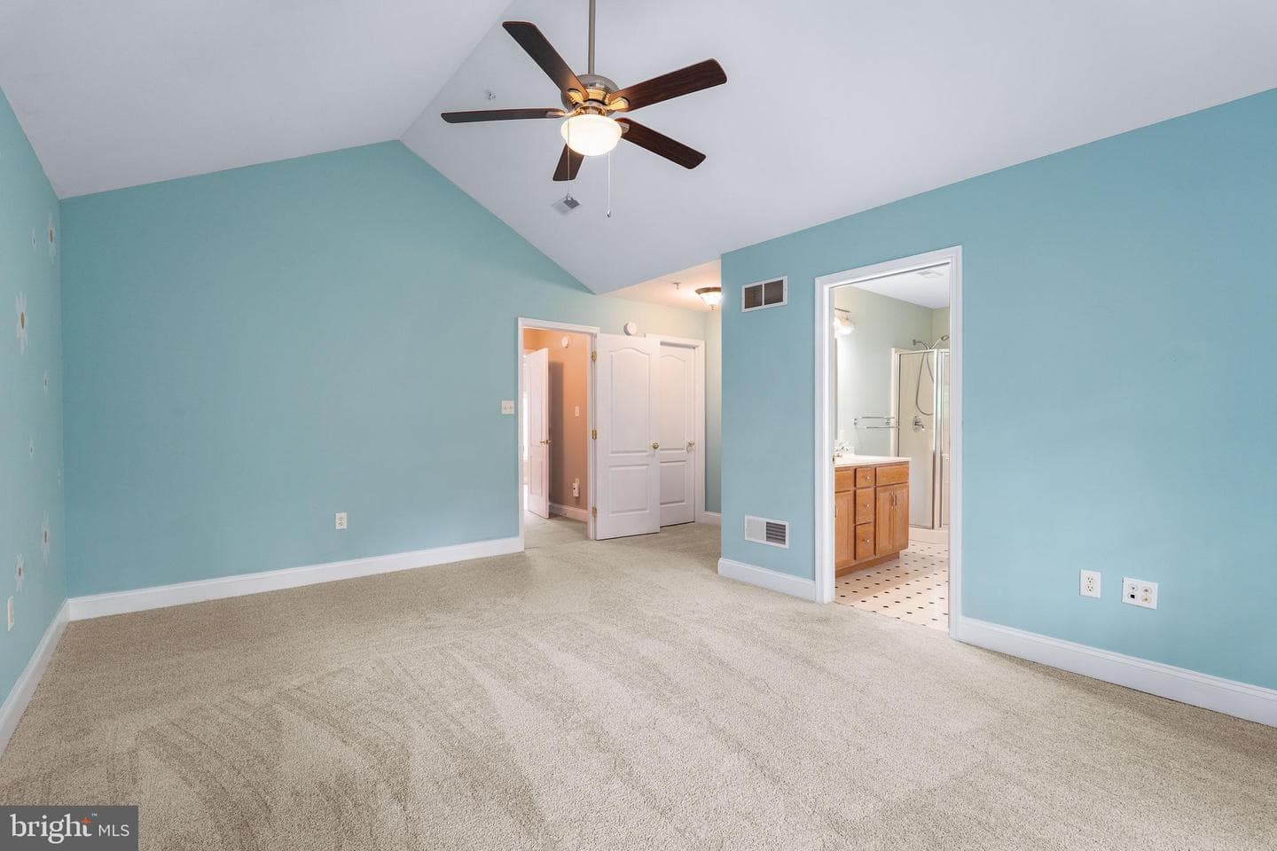 14 Guilford Court photo 25