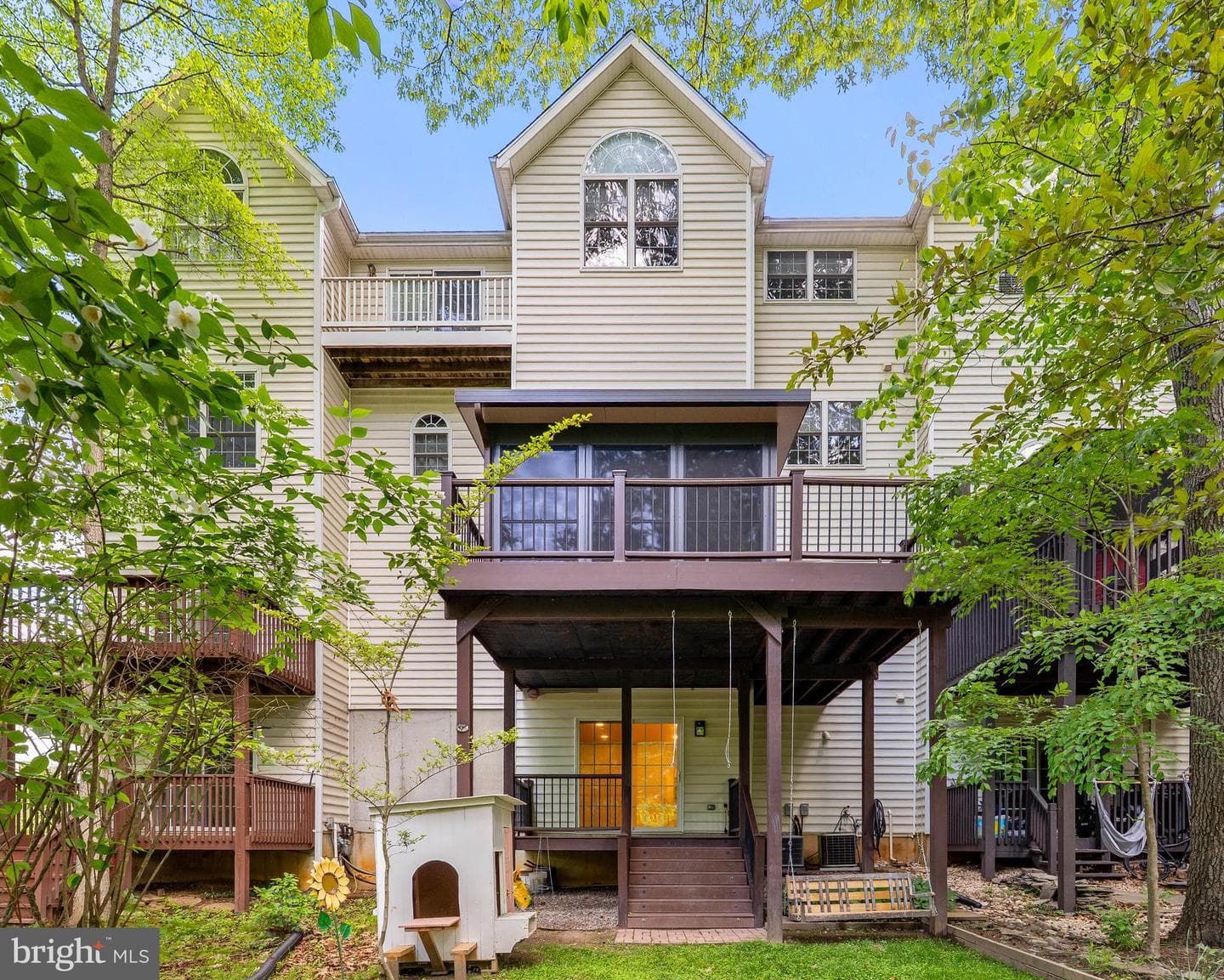 14 Guilford Court photo 37