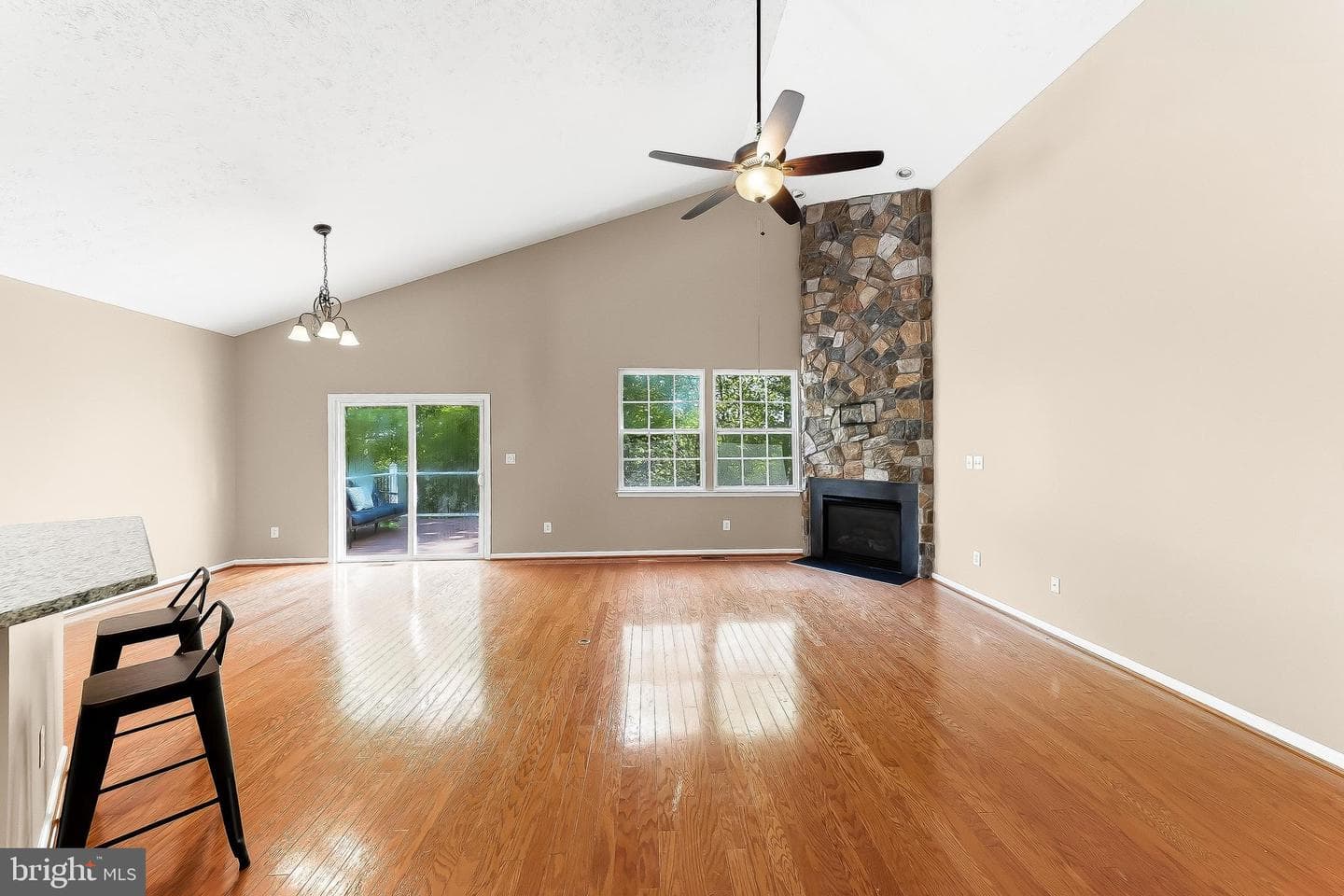 240 Thomas Jefferson Terrace photo 5