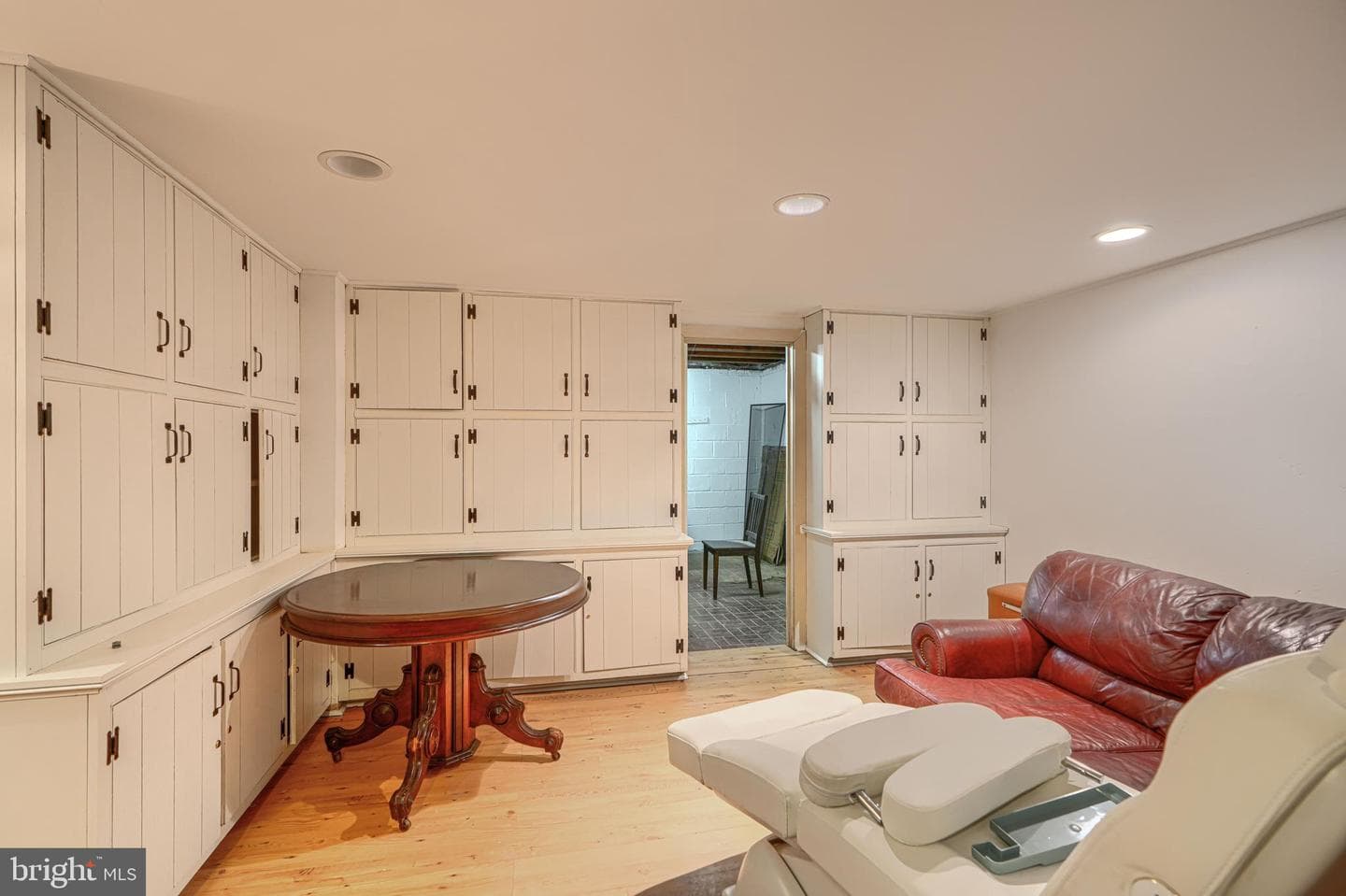 199 Riverside Drive photo 37