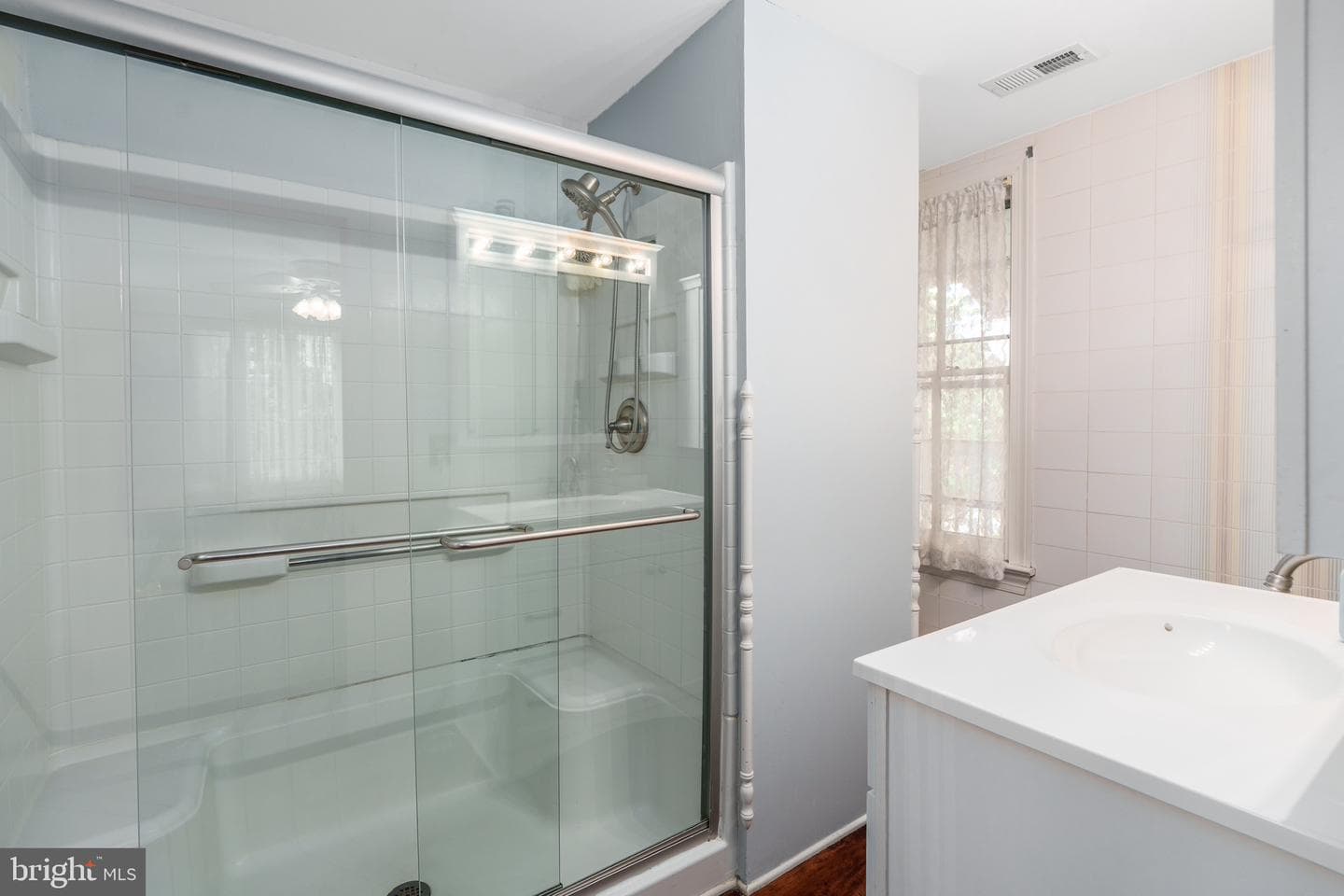 246 Biddle Street photo 27