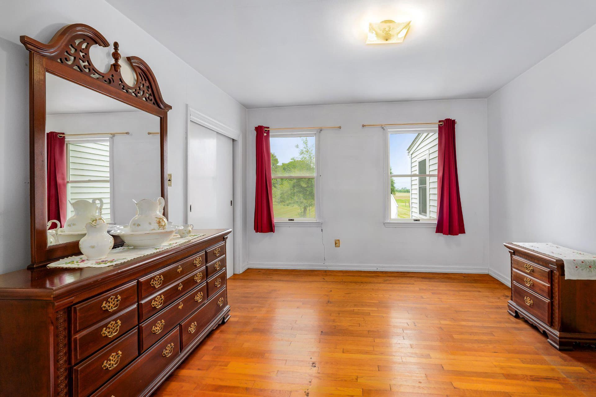 201 N Bohemia Avenue photo 14