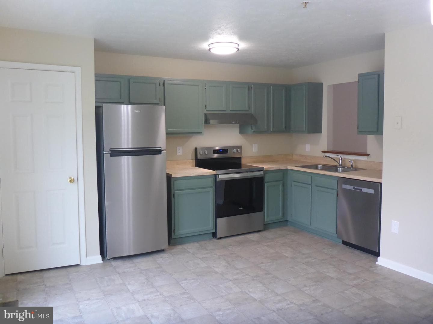 61 Sycamore Drive photo 9