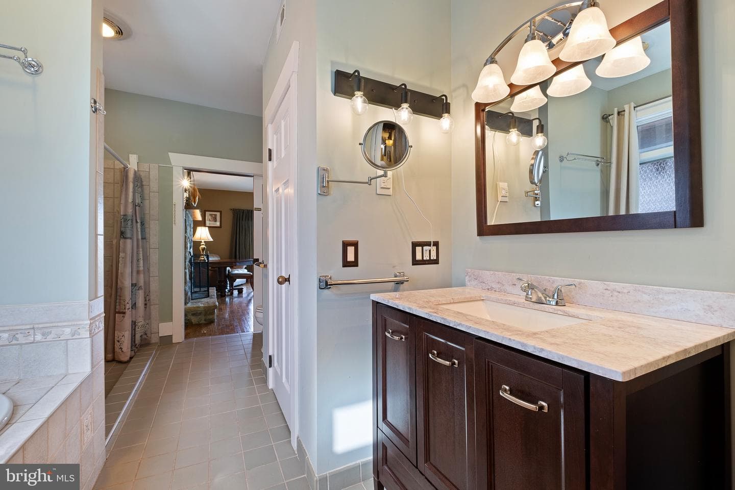 73 Scott Road photo 32