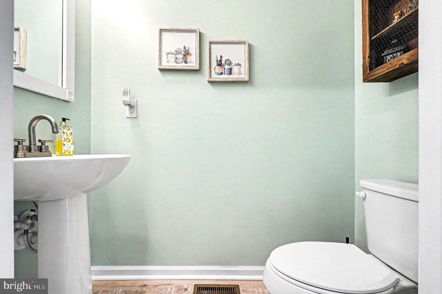 17 Viburnum Avenue photo 7