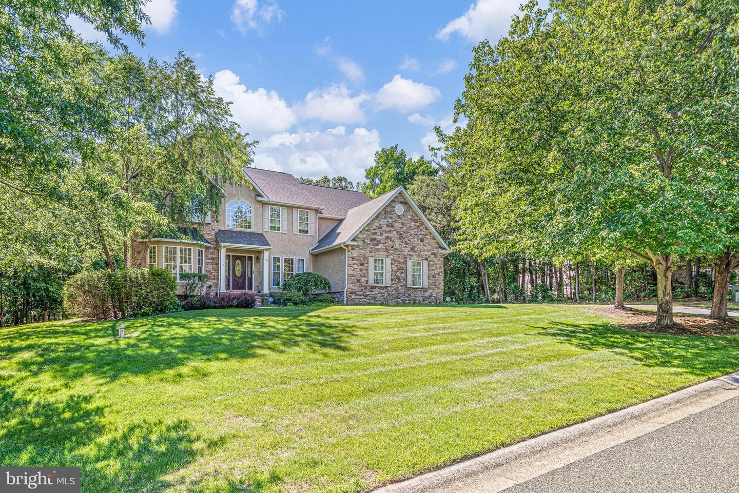 233 Woodholme Way photo 3