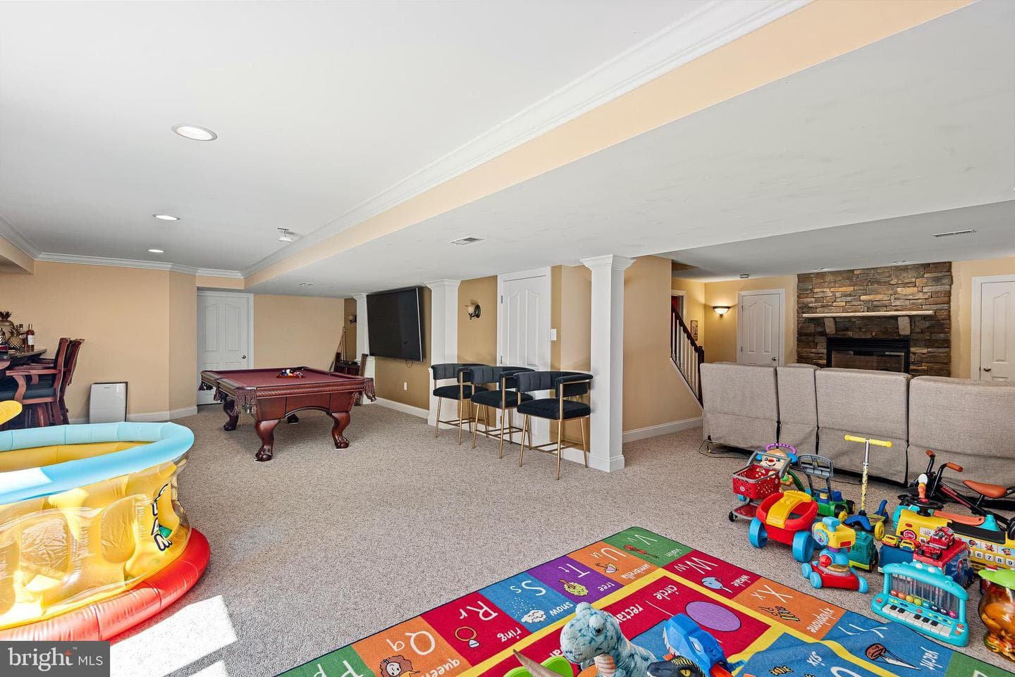 233 Woodholme Way photo 47