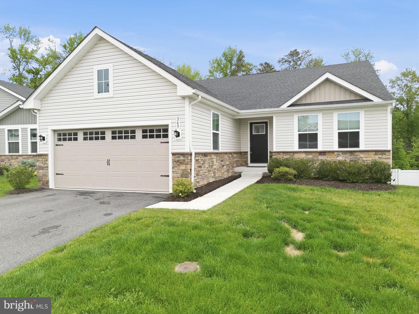 369 E Calvert Crossing photo 3