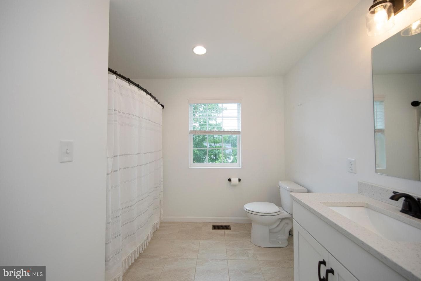 154 Saratoga Ct photo 45