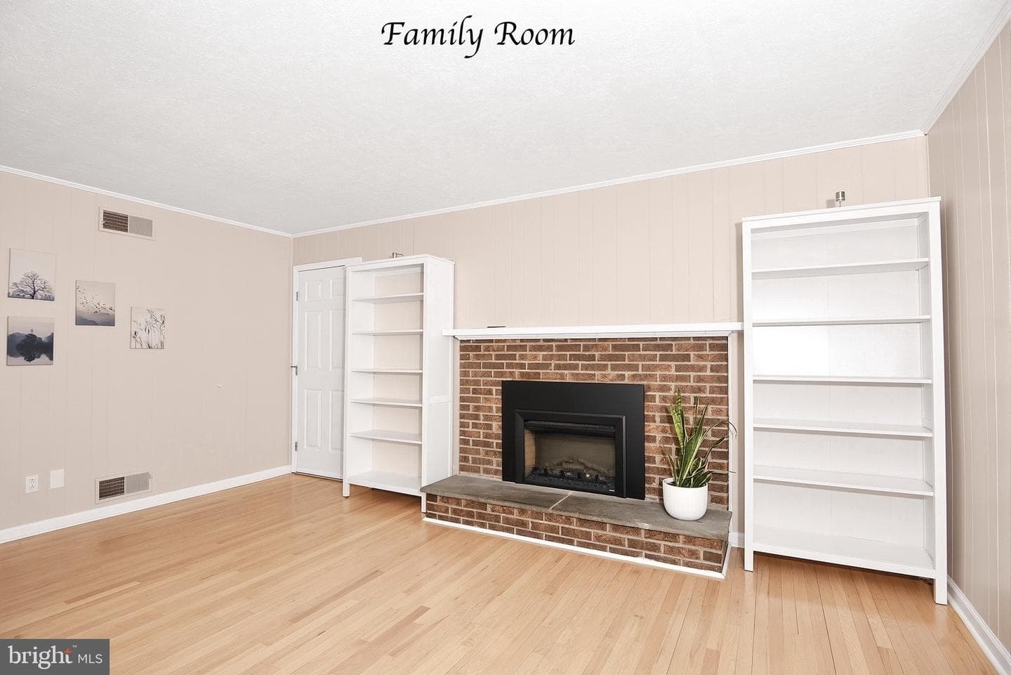 130 Carriage Lane photo 15