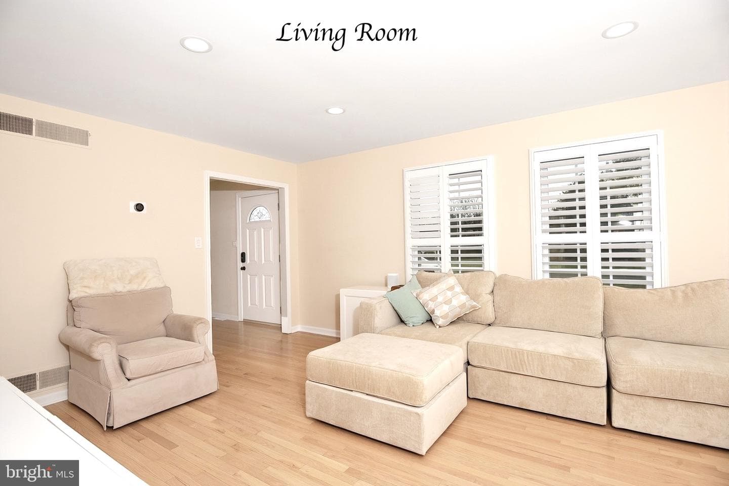 130 Carriage Lane photo 5