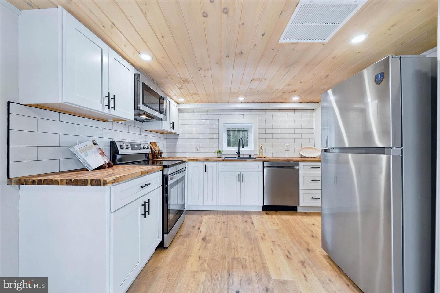 41 Beachview Avenue photo 44
