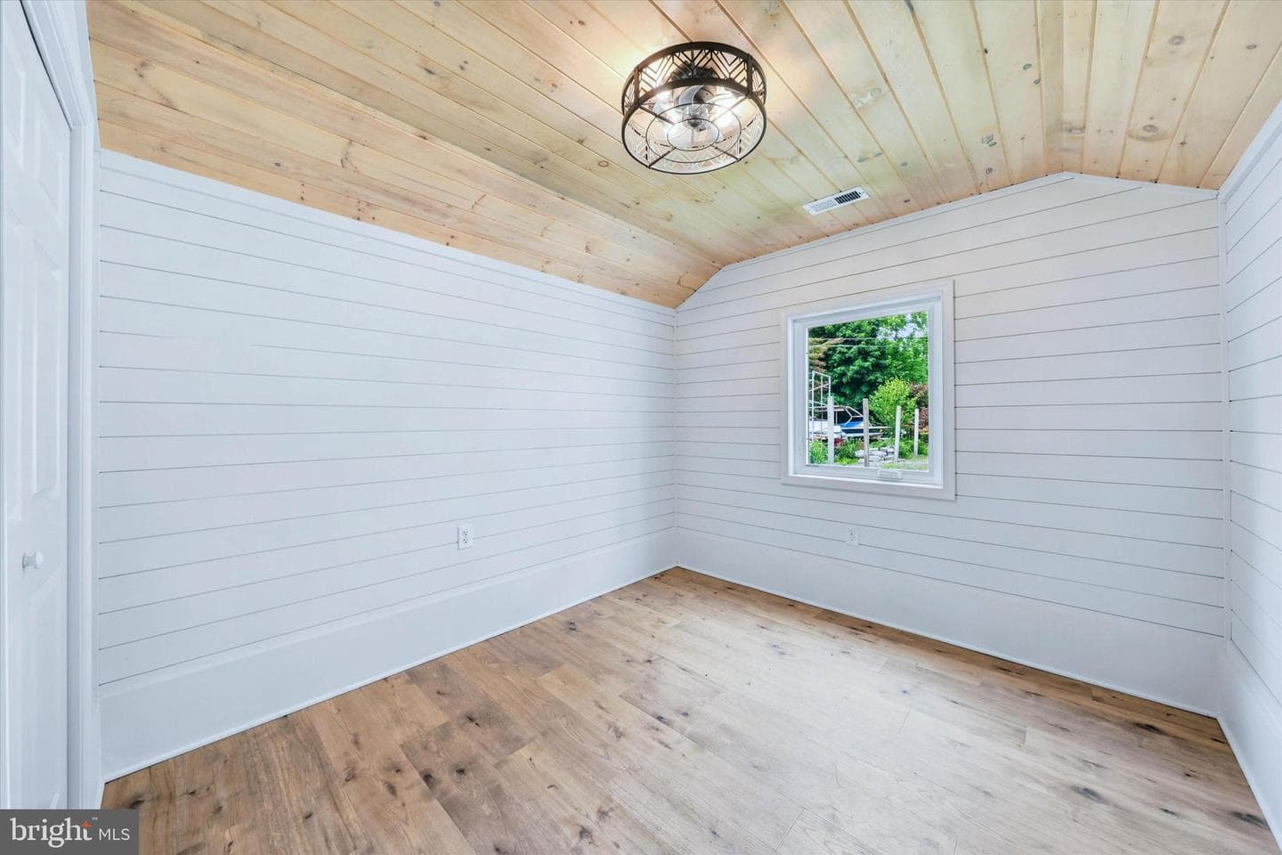 41 Beachview Avenue photo 55
