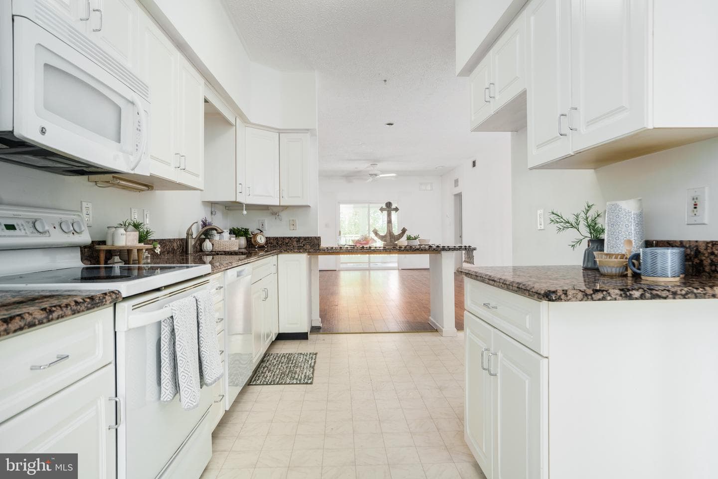 118 Rowland Dr photo 4