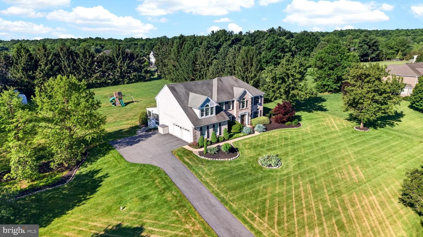100 Longview Drive photo 5