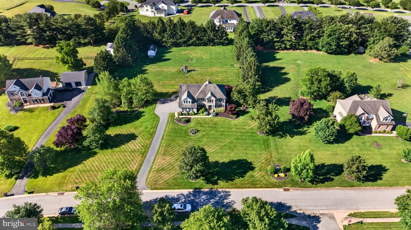 100 Longview Drive photo 6