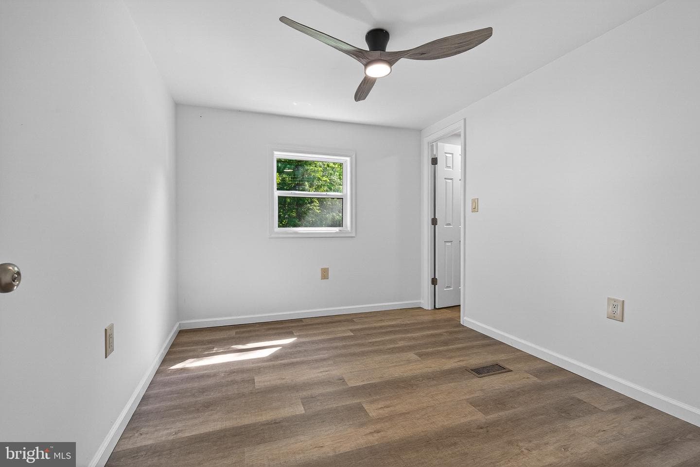 120 Long Beach Road photo 26
