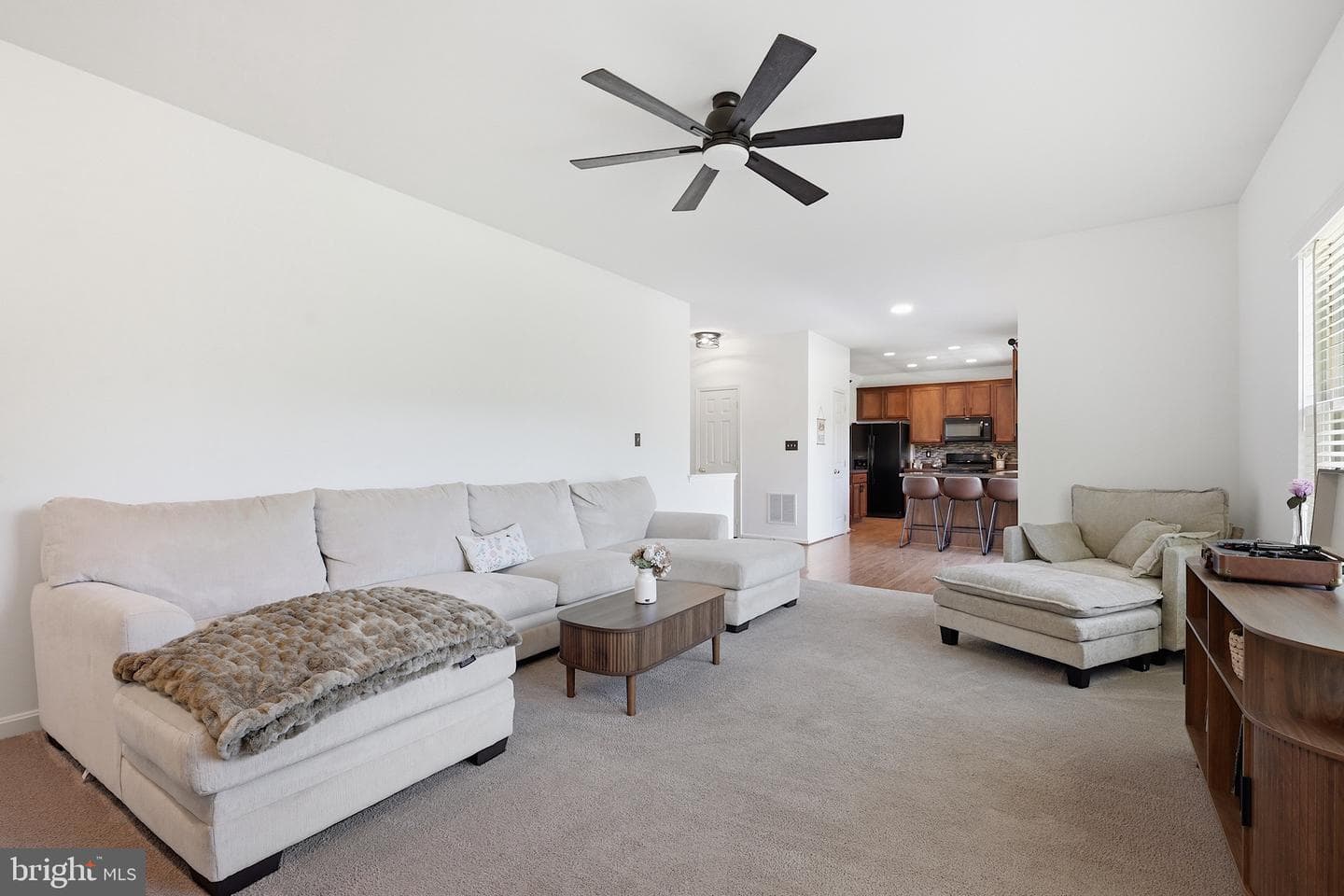 146 Flintstone Drive photo 12