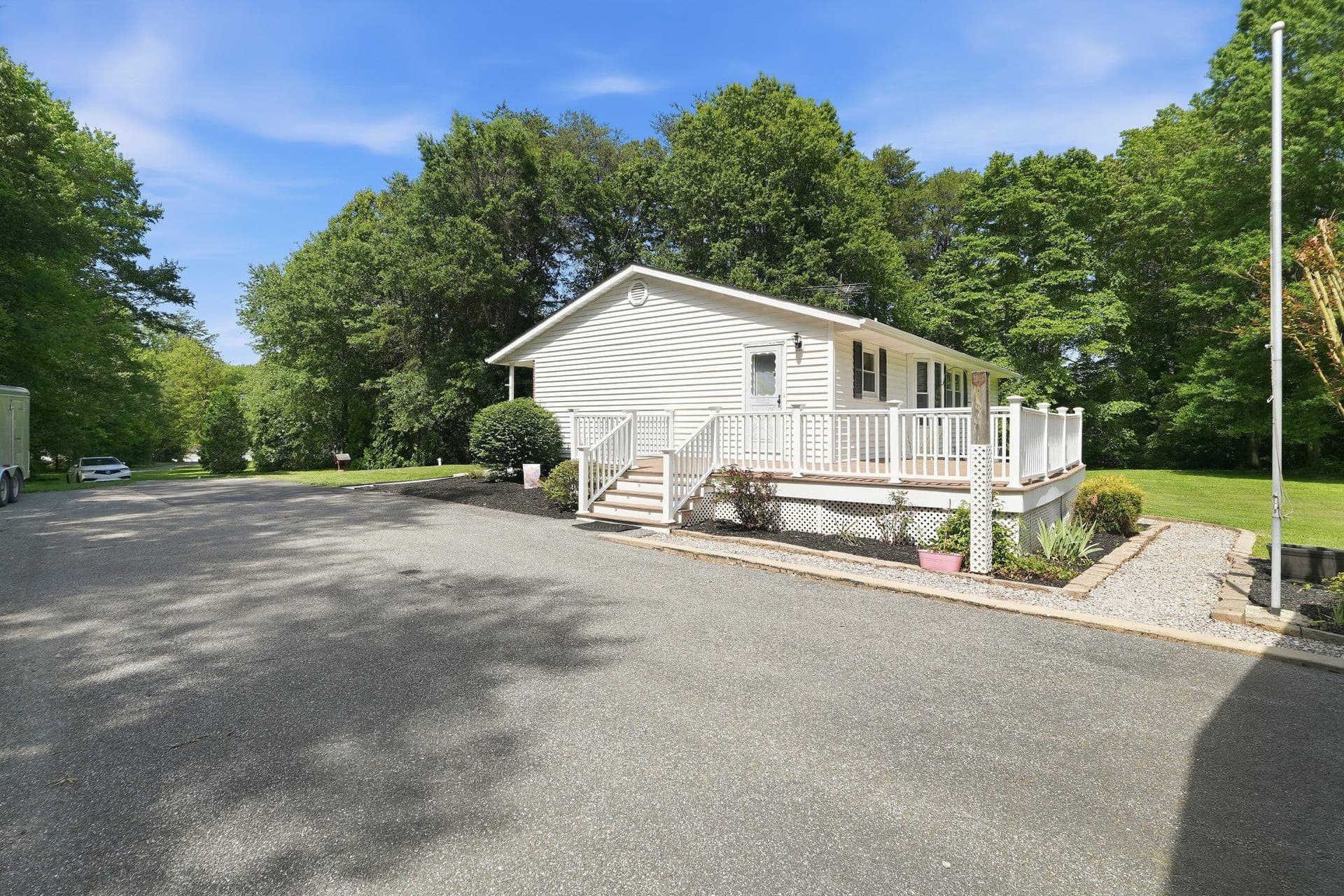 694 W Pulaski Highway photo 45