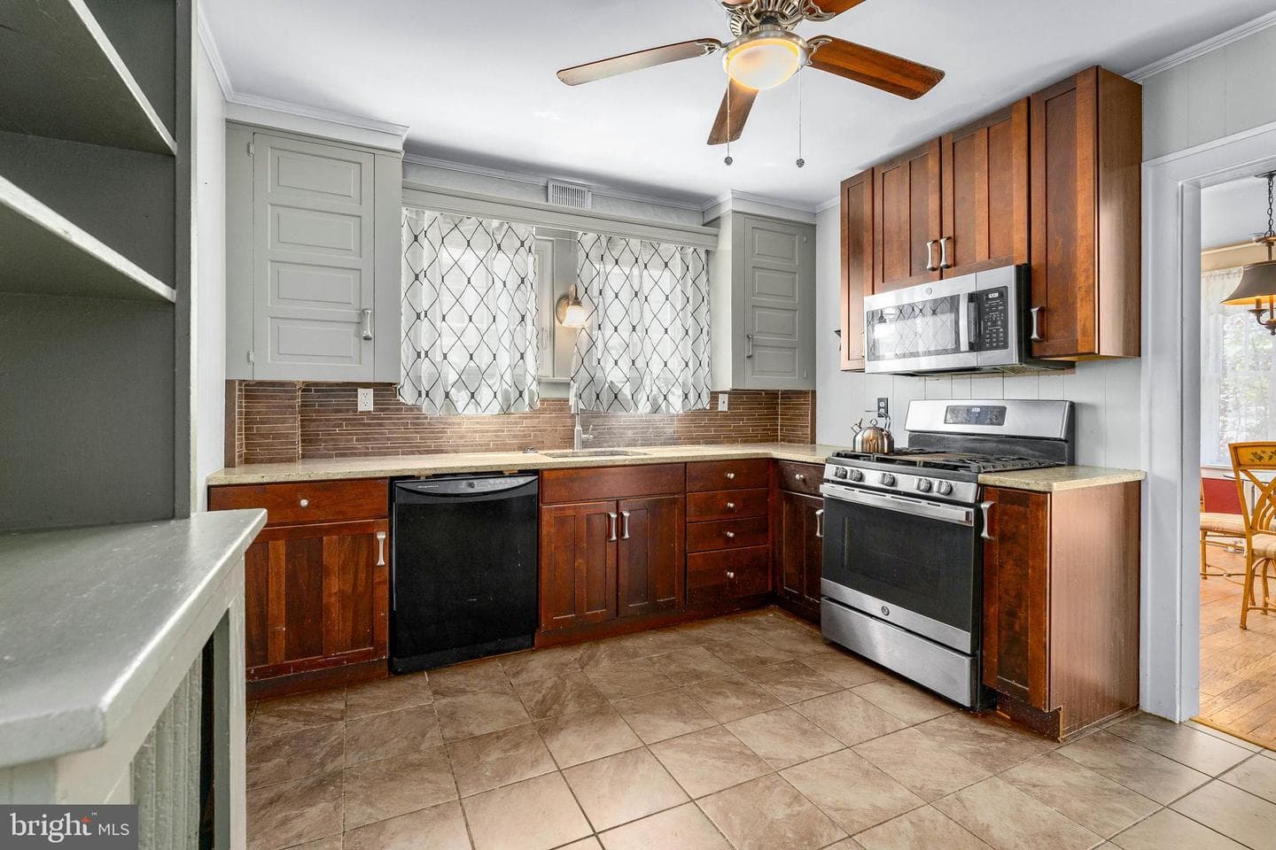 106 Locust Lane photo 16