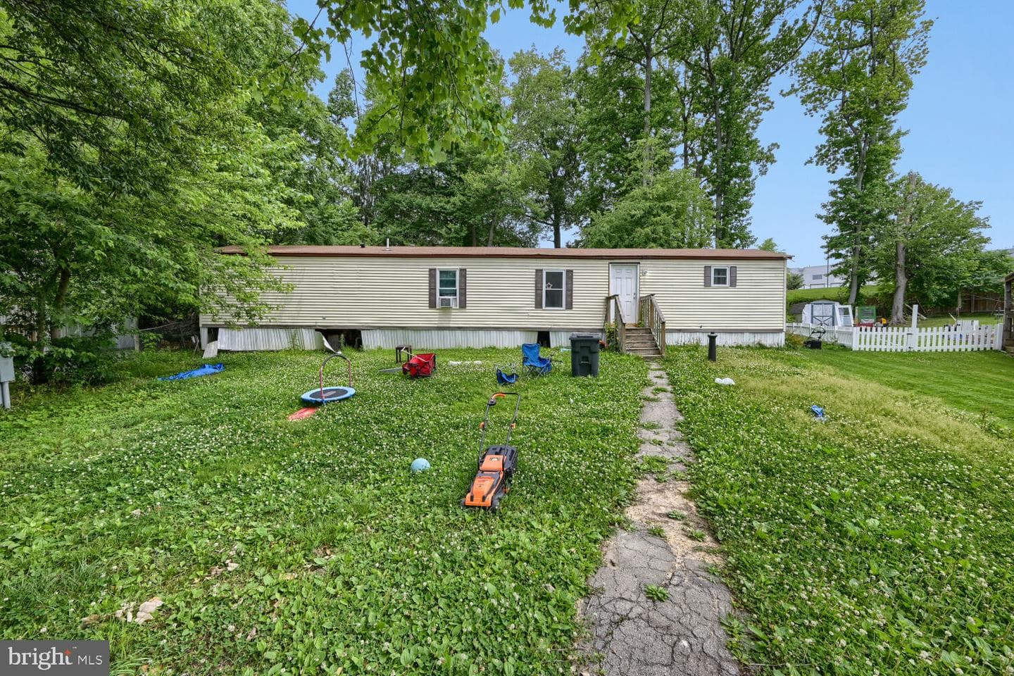 107 Michigan Court photo 2