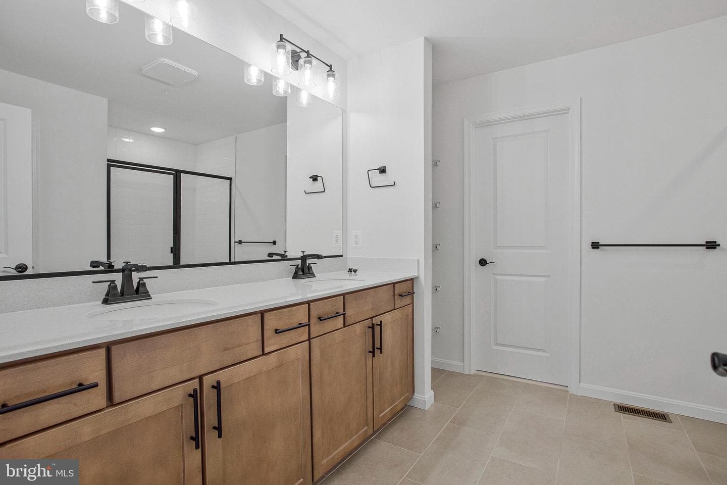 112 Catalpa Drive photo 33
