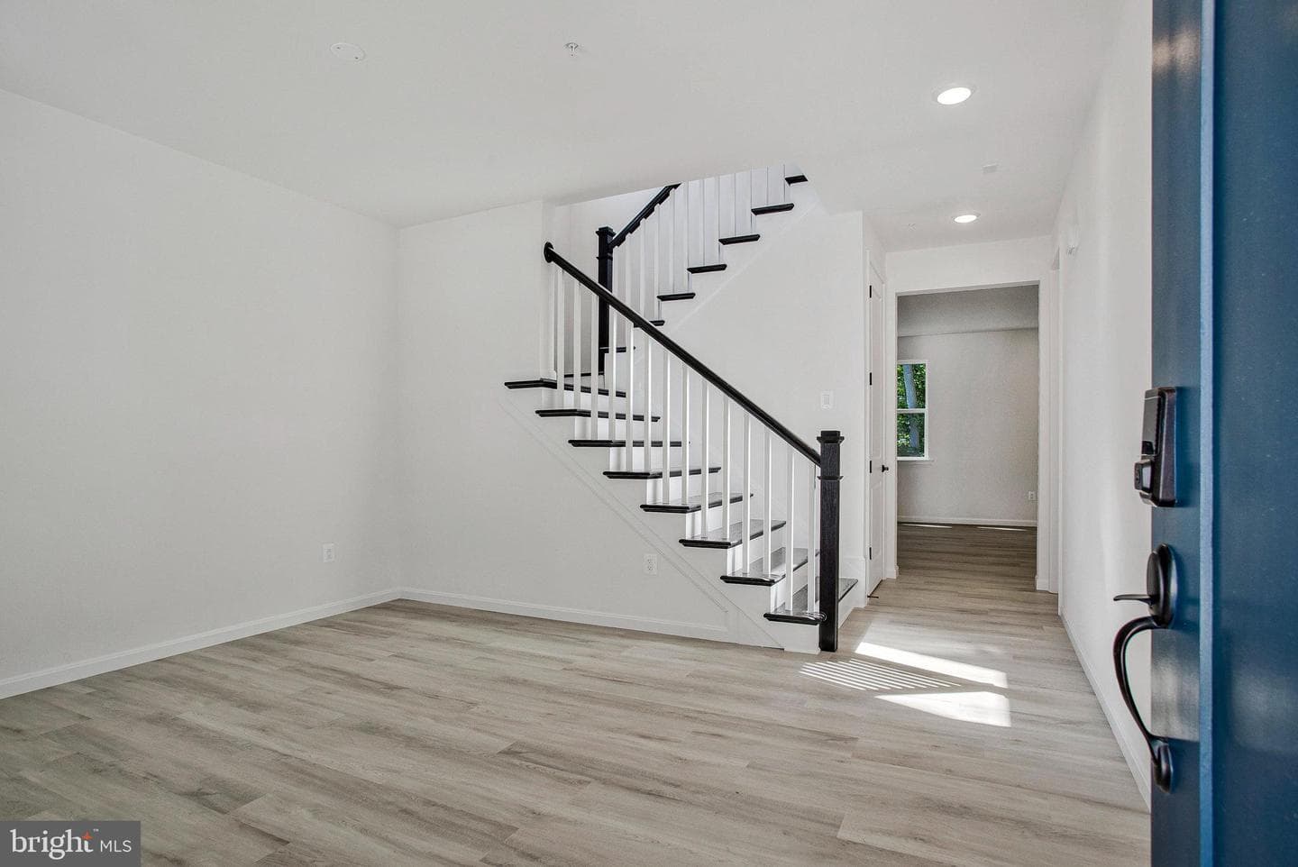 112 Catalpa Drive photo 4