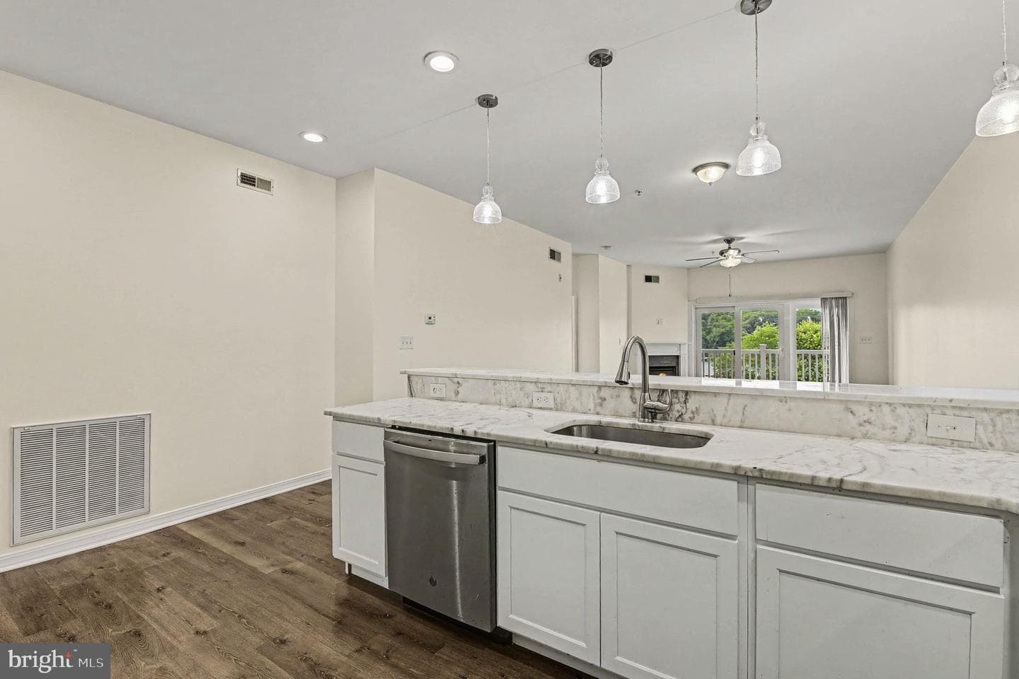 231 Roundhouse Drive #3i photo 10