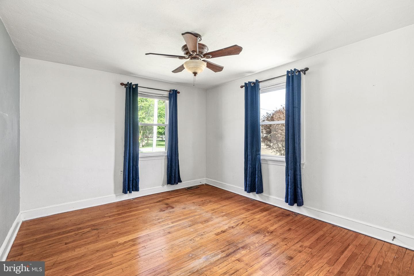 402 Park Place photo 8