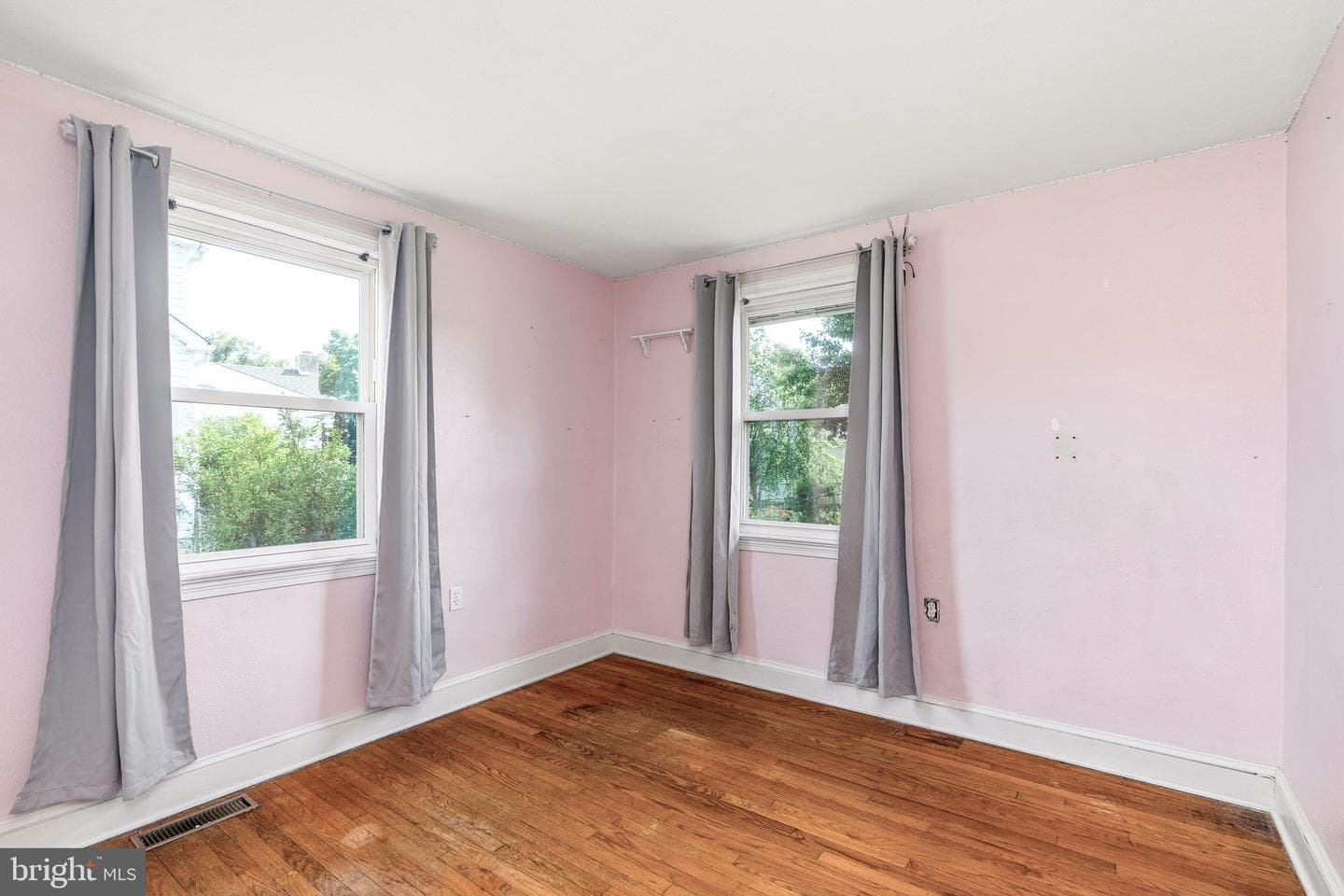 402 Park Place photo 9