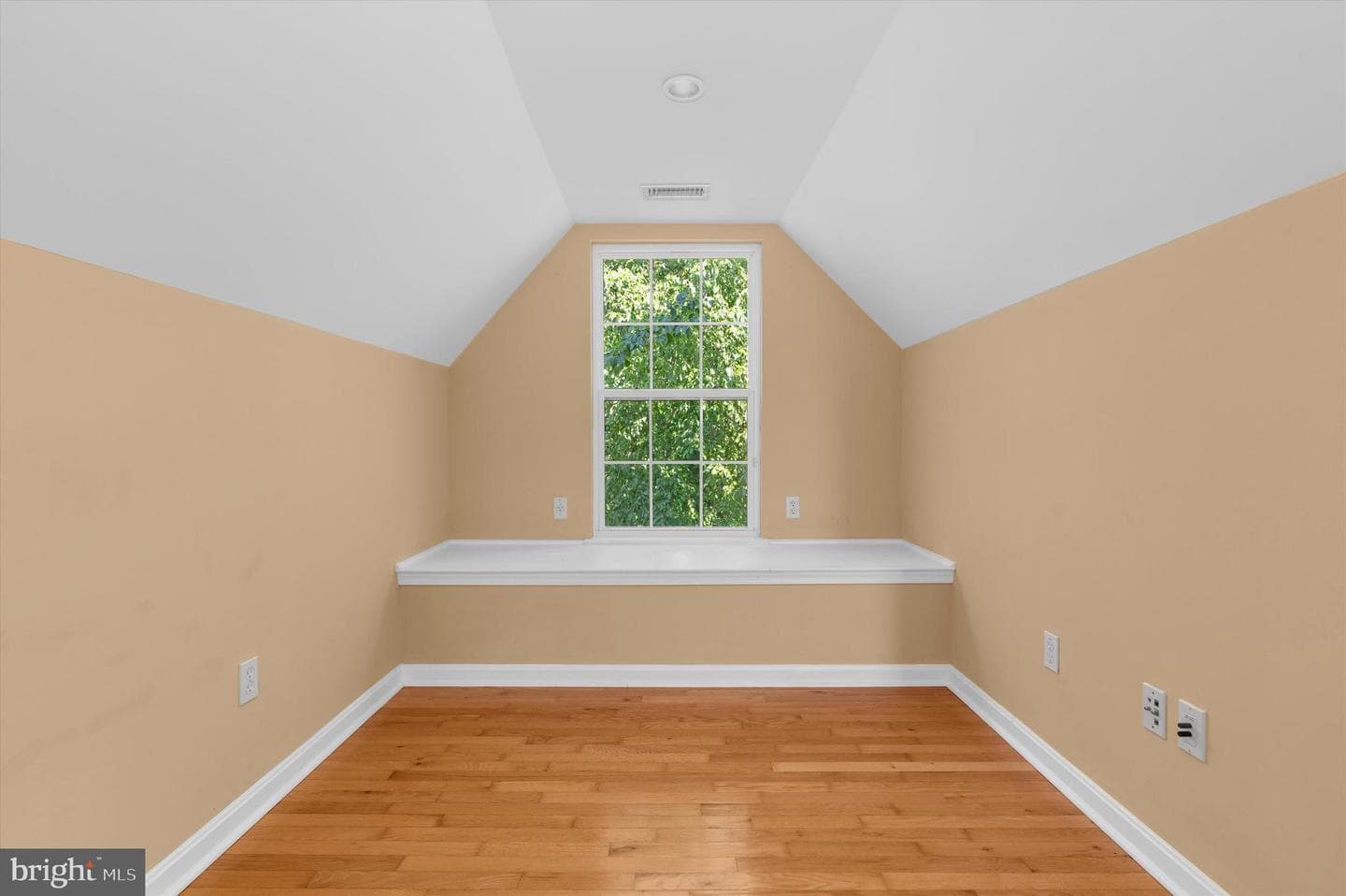 213 Ariel Avenue photo 39