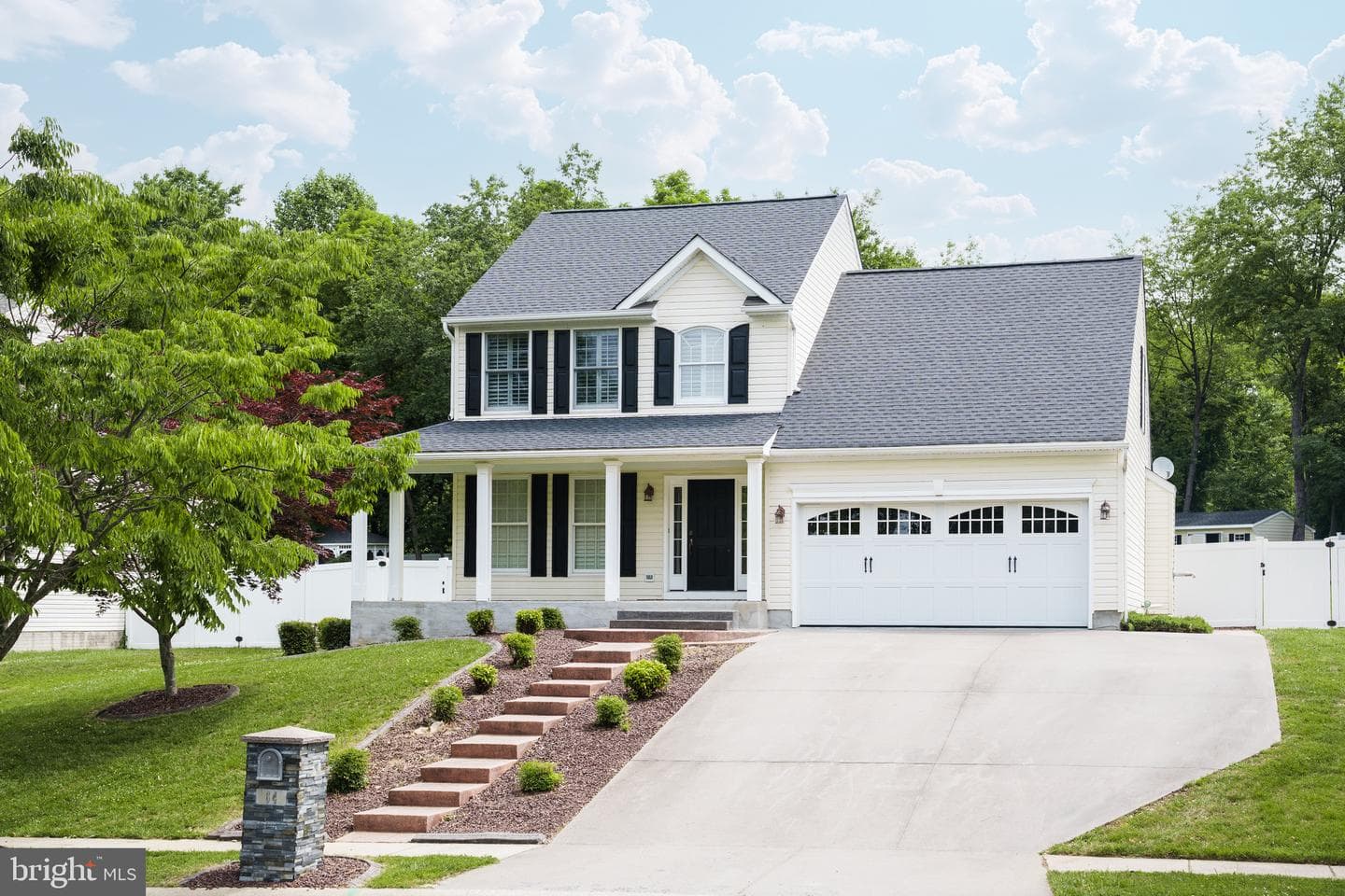 64 Riverview Drive photo 1
