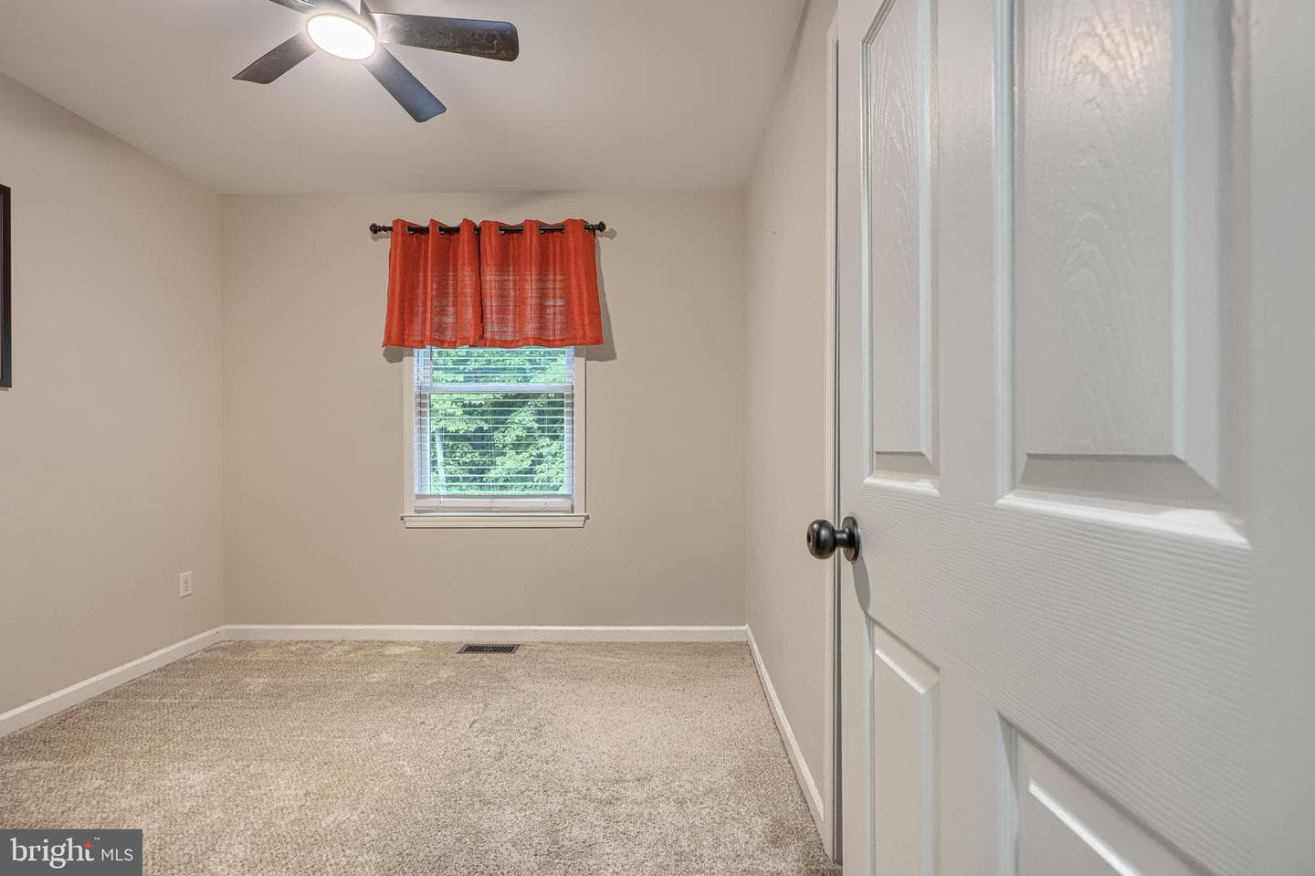72 Catalpa Drive photo 13
