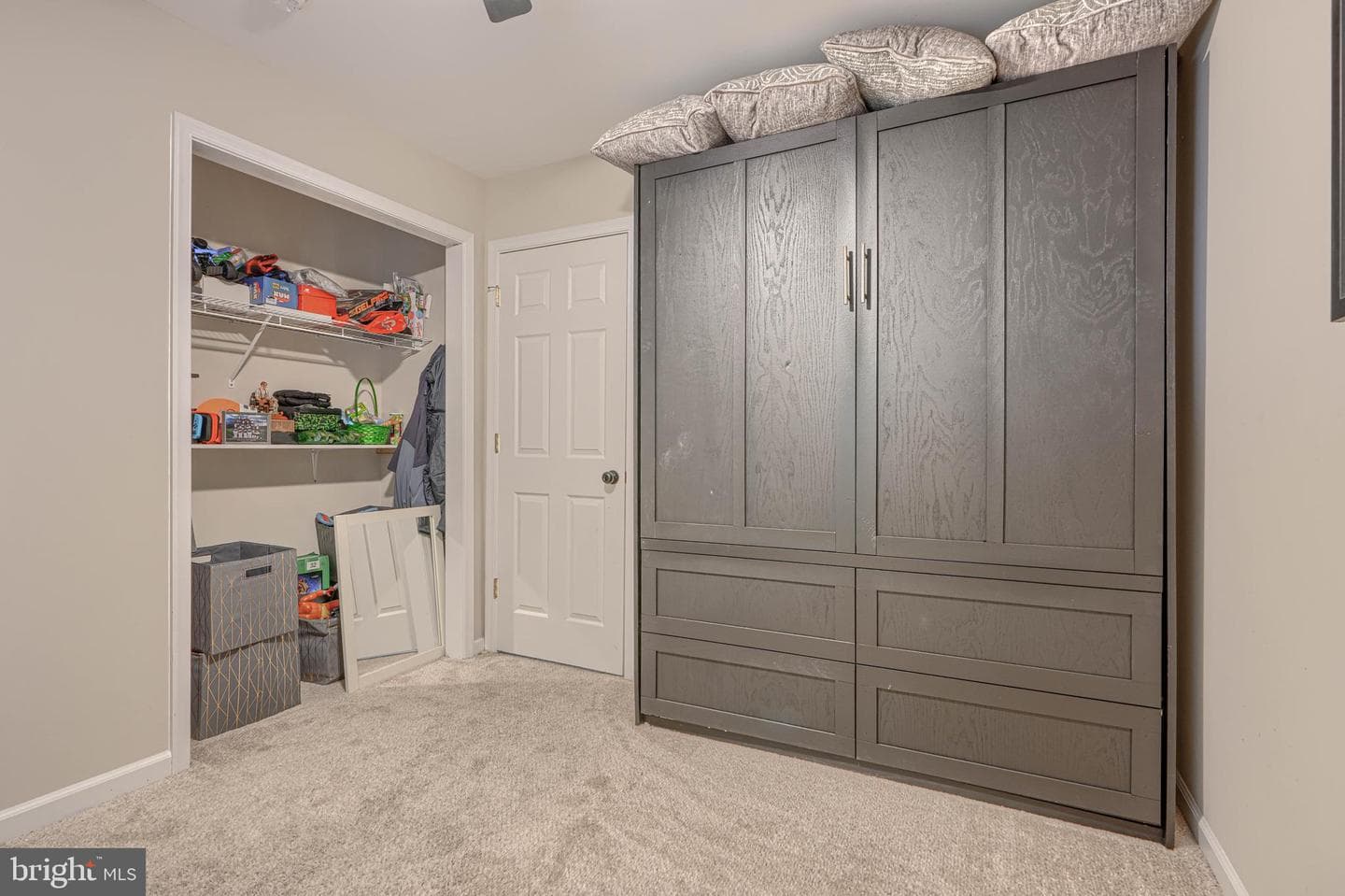72 Catalpa Drive photo 15